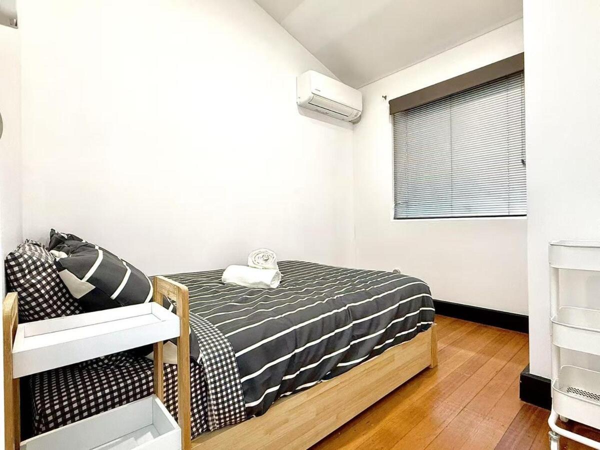 Once A Florist, Now Your Unique 5-bedroom In Apartment *